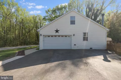 Exterior - 1221 Cedar Ln, Edgewater, MD 21037 photo 15 of 16