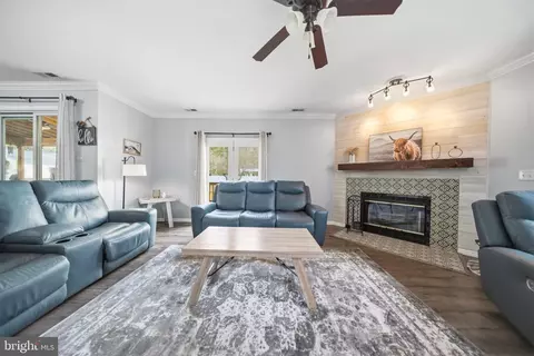 Living - 1221 Cedar Ln, Edgewater, MD 21037 photo 3 of 3