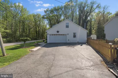 Exterior - 1221 Cedar Ln, Edgewater, MD 21037 photo 16 of 16
