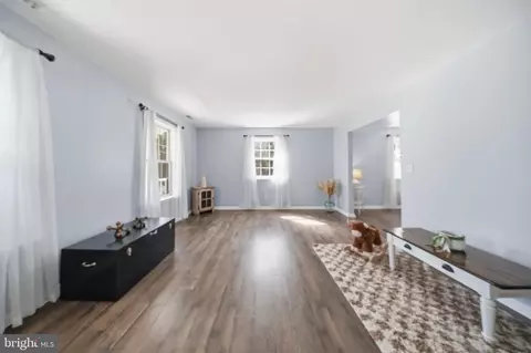Living - 1221 Cedar Ln, Edgewater, MD 21037 photo 1 of 3