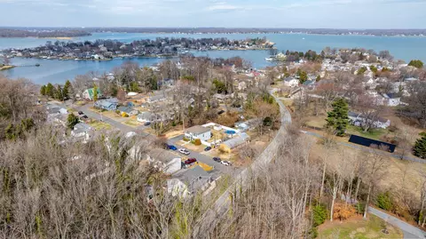 View/Area - 1221 Cedar Ln, Edgewater, MD 21037 photo 6 of 9