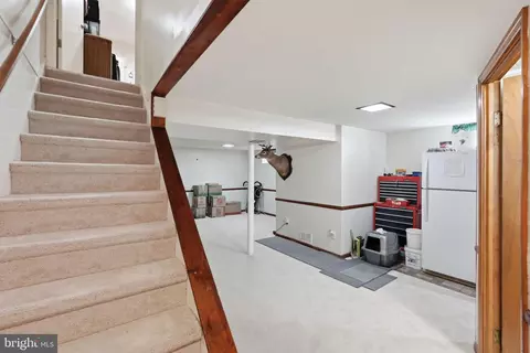 Entry Way - 8566 Main Ave, Pasadena, MD 21122 photo 5 of 6