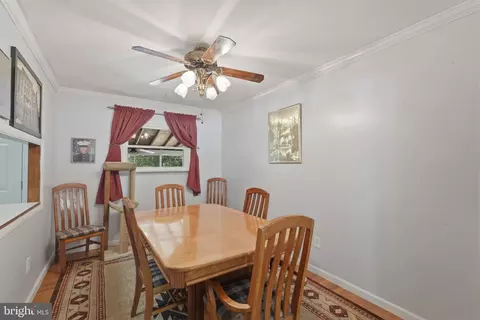 Dining - 8566 Main Ave, Pasadena, MD 21122 photo 2 of 4