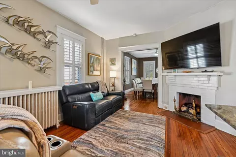 Living - 75 Shipwright St, Annapolis, MD 21401 photo 1 of 7