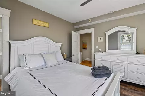 Bedroom - 75 Shipwright St, Annapolis, MD 21401 photo 3 of 11