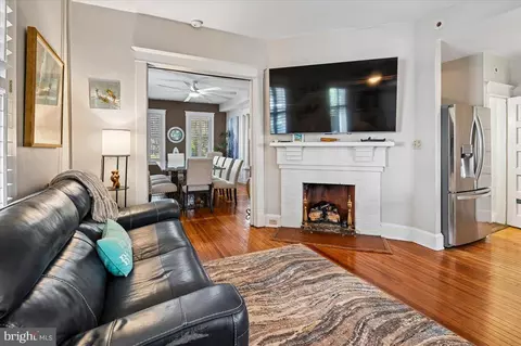 Living - 75 Shipwright St, Annapolis, MD 21401 photo 2 of 7