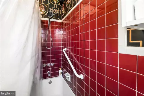 Bath - 75 Shipwright St, Annapolis, MD 21401 photo 6 of 6