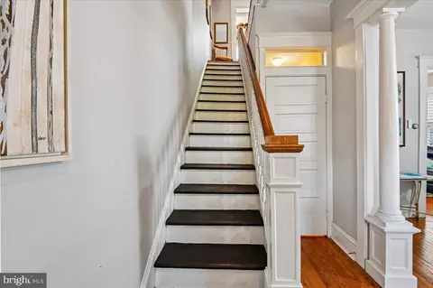 Entry Way - 75 Shipwright St, Annapolis, MD 21401 photo 3 of 10