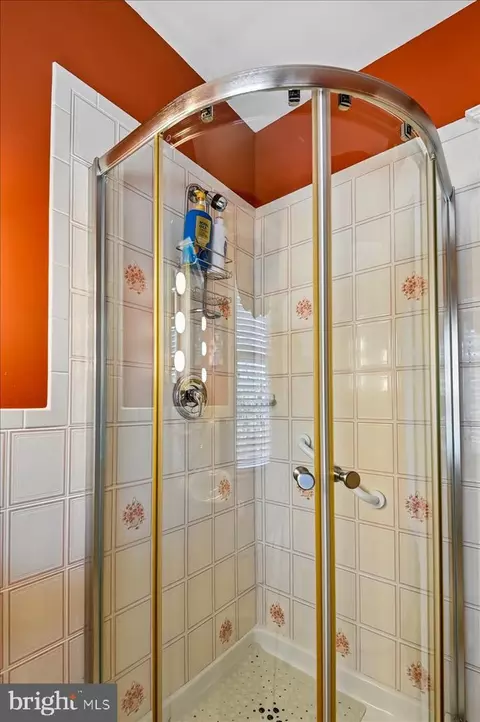 Bath - 75 Shipwright St, Annapolis, MD 21401 photo 4 of 6