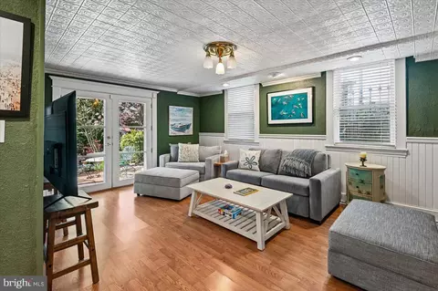 Living - 75 Shipwright St, Annapolis, MD 21401 photo 4 of 7