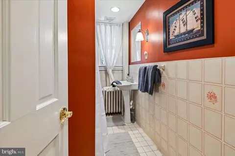 Bath - 75 Shipwright St, Annapolis, MD 21401 photo 2 of 6