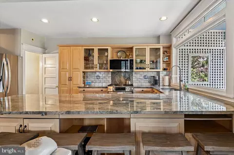 Kitchen - 75 Shipwright St, Annapolis, MD 21401 photo 4 of 5