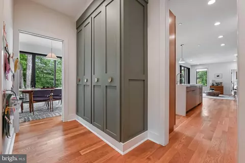 Entry Way - 188 Southdown Rd, Edgewater, MD 21037 photo 5 of 9