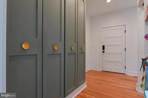Entry Way - 188 Southdown Rd, Edgewater, MD 21037 photo 6 of 9