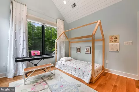Bedroom - 188 Southdown Rd, Edgewater, MD 21037 photo 9 of 11