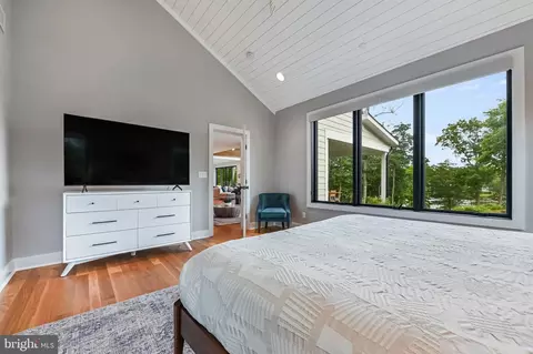 Bedroom - 188 Southdown Rd, Edgewater, MD 21037 photo 2 of 11