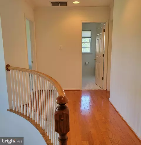 Entry Way - 811 Lamoka Dr, Odenton, MD 21113 photo 5 of 6