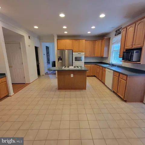 Kitchen - 811 Lamoka Dr, Odenton, MD 21113 photo 3 of 3