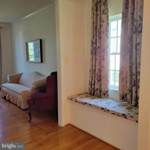 Entry Way - 811 Lamoka Dr, Odenton, MD 21113 photo 3 of 6