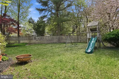 Exterior - 289 College Manor Dr, Arnold, MD 21012 photo 4 of 5