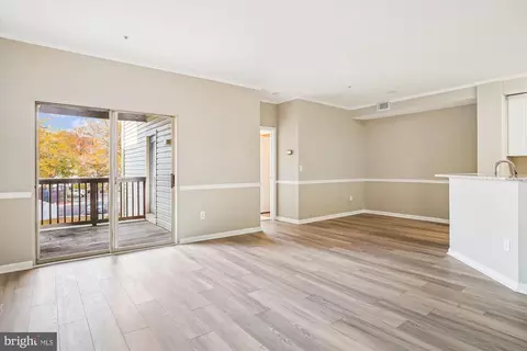 Living - 10 G Sandstone Ct, Annapolis, MD 21403 photo 1 of 4
