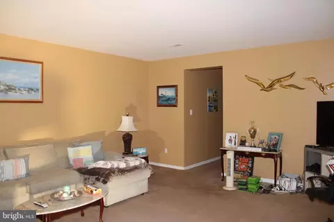 Living - 4346 Mountain Rd, Pasadena, MD 21122 photo 1 of 2