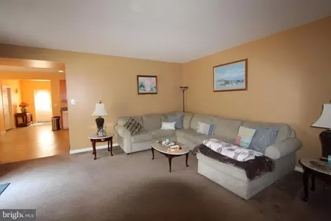 Living - 4346 Mountain Rd, Pasadena, MD 21122 photo 2 of 2