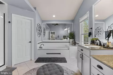 Bath - 3538 Forest Haven Dr, Laurel, MD 20724 photo 2 of 4