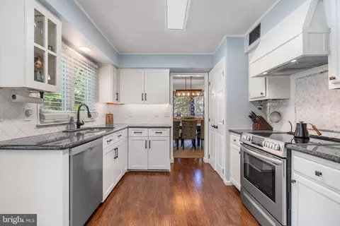 Kitchen - 3538 Forest Haven Dr, Laurel, MD 20724 photo 4 of 7