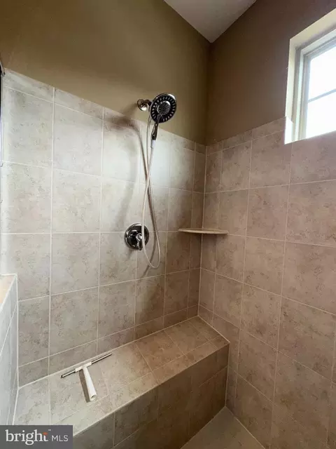 Bath - 8156 Ridgely Loop, Severn, MD 21144 photo 4 of 7