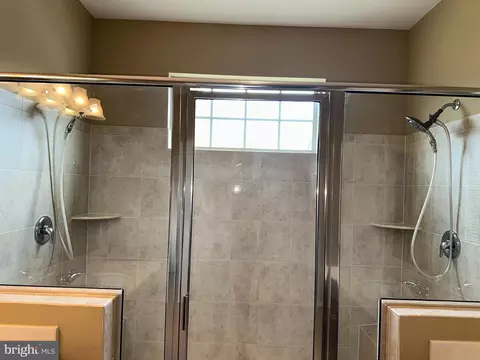 Bath - 8156 Ridgely Loop, Severn, MD 21144 photo 3 of 7