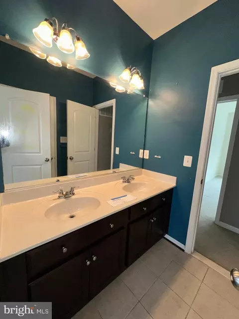 Bath - 8156 Ridgely Loop, Severn, MD 21144 photo 5 of 7