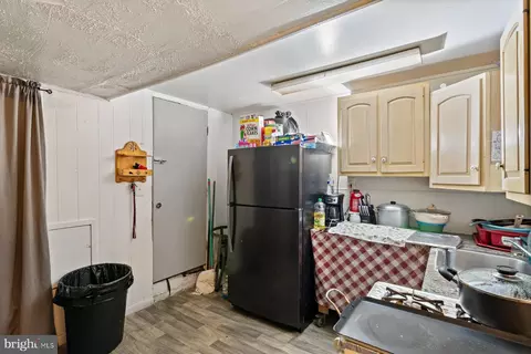 Entry Way - 942 1st St, Baltimore, MD 21225 photo 1 of 4