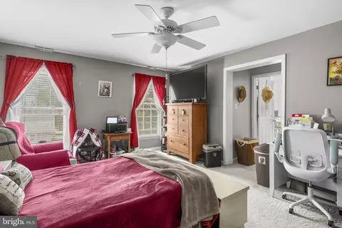Bedroom - 615 Mann Rd, Deale, MD 20751 photo 2 of 4