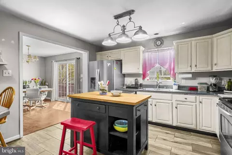 Kitchen - 615 Mann Rd, Deale, MD 20751 photo 1 of 4