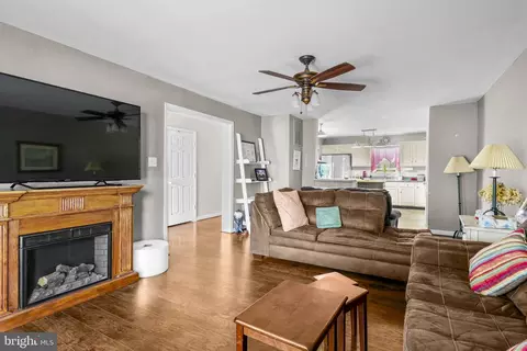 Entry Way - 615 Mann Rd, Deale, MD 20751 photo 2 of 2
