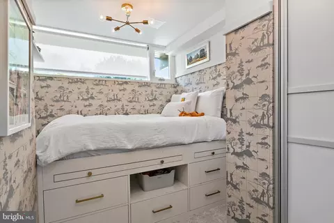 Bedroom - 1924 Thomas Dr, Annapolis, MD 21409 photo 5 of 6
