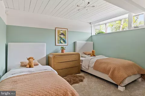 Bedroom - 1924 Thomas Dr, Annapolis, MD 21409 photo 3 of 6