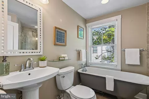Bath - 38 Cathedral St, Annapolis, MD 21401 photo 2 of 3