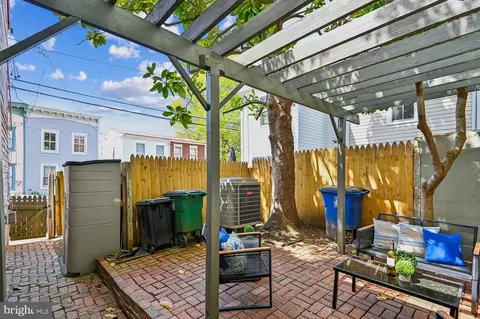 Exterior - 38 Cathedral St, Annapolis, MD 21401 photo 6 of 7