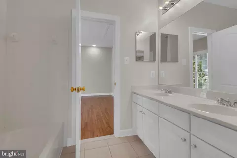 Bath - 119 Mulberry Ct, Edgewater, MD 21037 photo 4 of 6