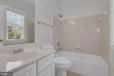 Bath - 119 Mulberry Ct, Edgewater, MD 21037 photo 2 of 6