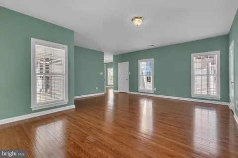 Living - 119 Mulberry Ct, Edgewater, MD 21037 photo 11 of 12