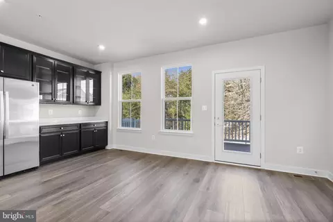 Entry Way - 103 Spring Gate Ln, Pasadena, MD 21122 photo 6 of 11