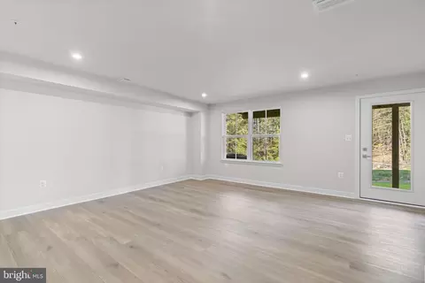 Living - 103 Spring Gate Ln, Pasadena, MD 21122 photo 5 of 6