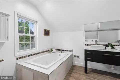Bath - 76 Summerfield Dr, Annapolis, MD 21403 photo 3 of 4