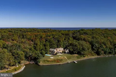 622 Magothy Rd, Gibson Island, MD 21056