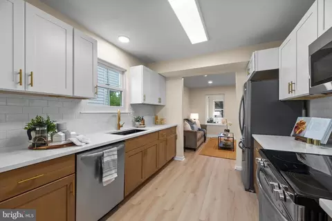 1512 Lincoln Rd, Shady Side, MD 20764