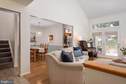 Entry Way - 147 Spring Place Way, Annapolis, MD 21401 photo 2 of 4