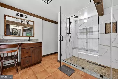 Bath - 508 Epping Forest Rd, Annapolis, MD 21401 photo 1 of 5